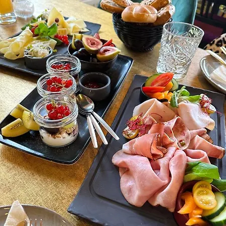 לינה וארוחת בוקר Johnys Jungle