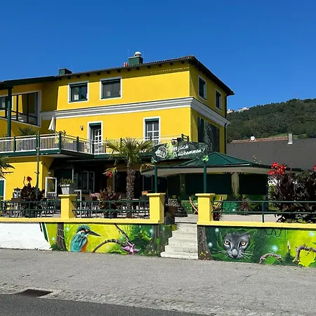 Johnys Jungle فندق مبيت وإفطار مارباخ ان در دوناو