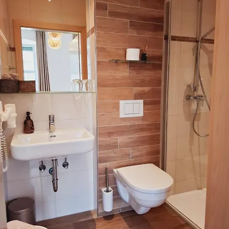 לינה וארוחת בוקר Johnys Jungle