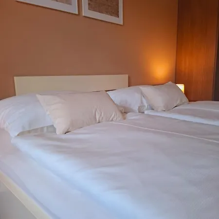 Johnys Jungle לינה וארוחת בוקר מרבאך אן דר דונאו